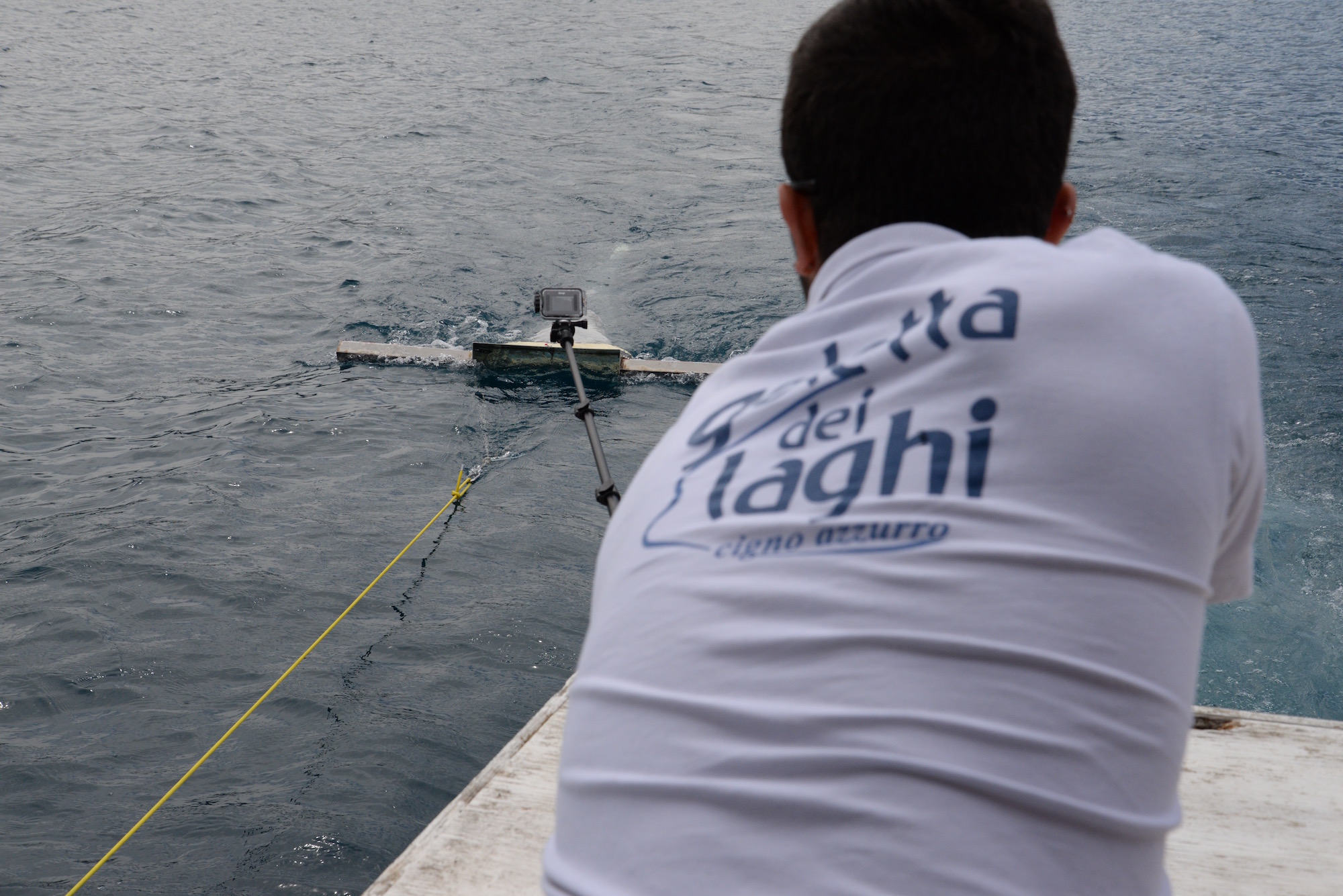 La "Manta" in azione, per il monitoraggio delle microplastiche in acqua.